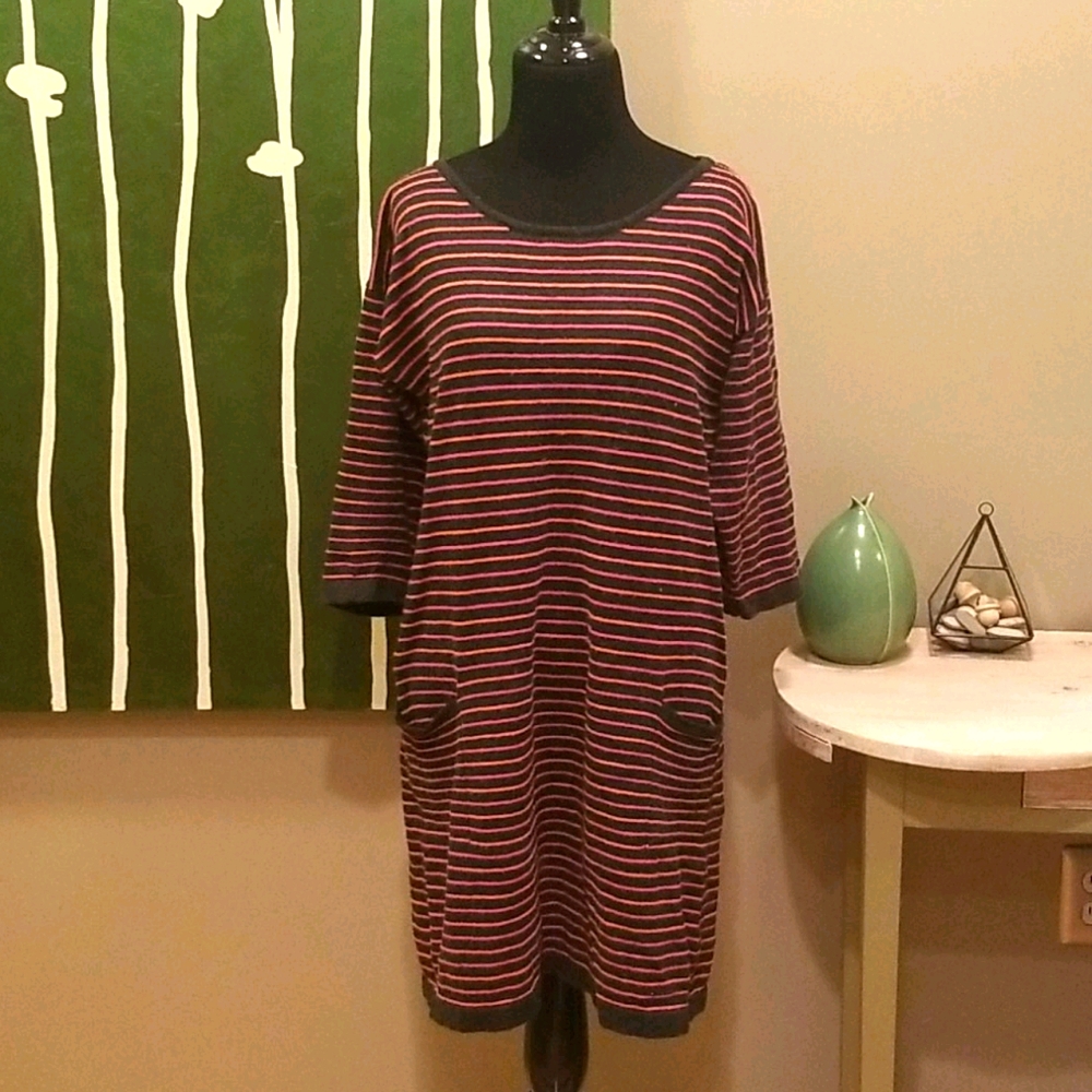 Cute pull over sweater dress by Poof w/ Pockets